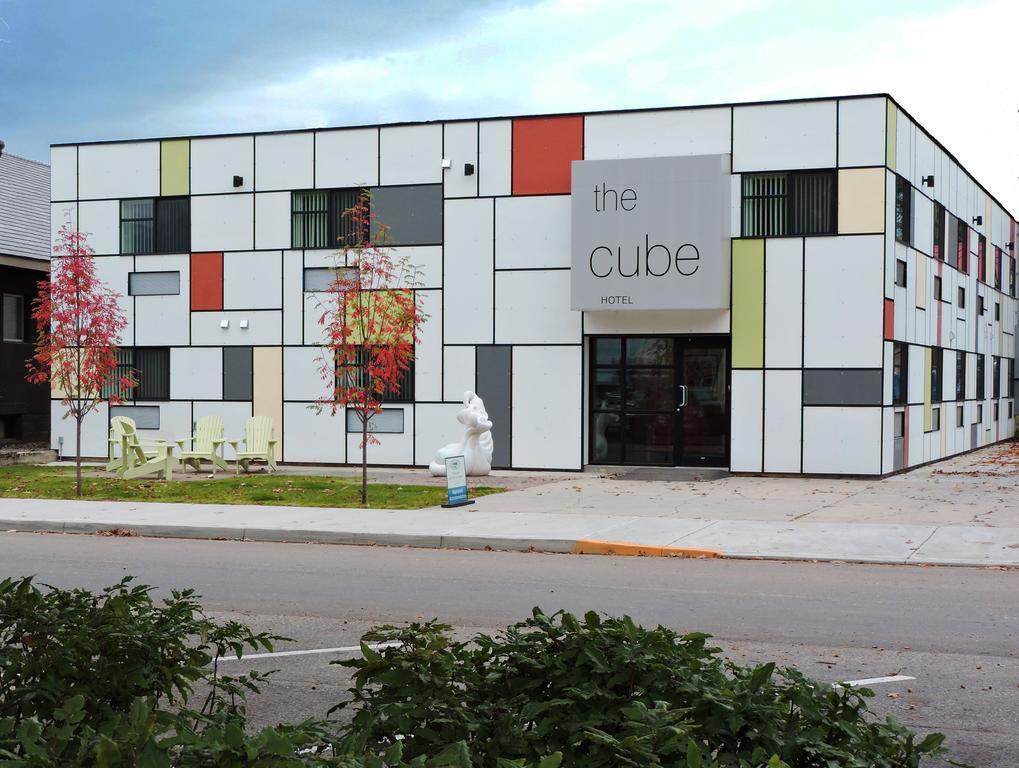 The Cube In Revelstoke Hotel Kamer foto